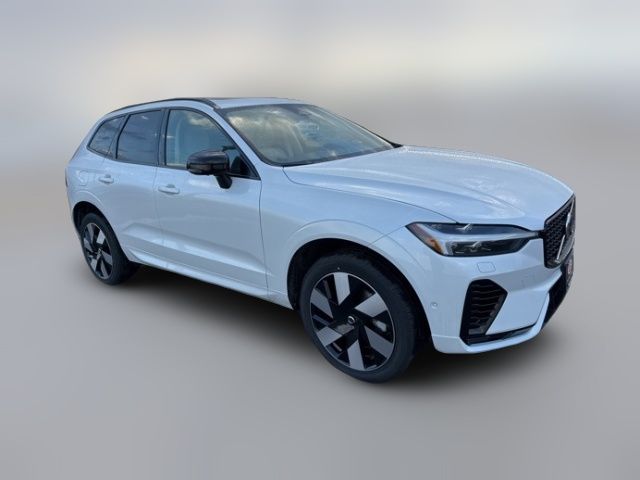 2025 Volvo XC60 Plug-In Hybrid Plus