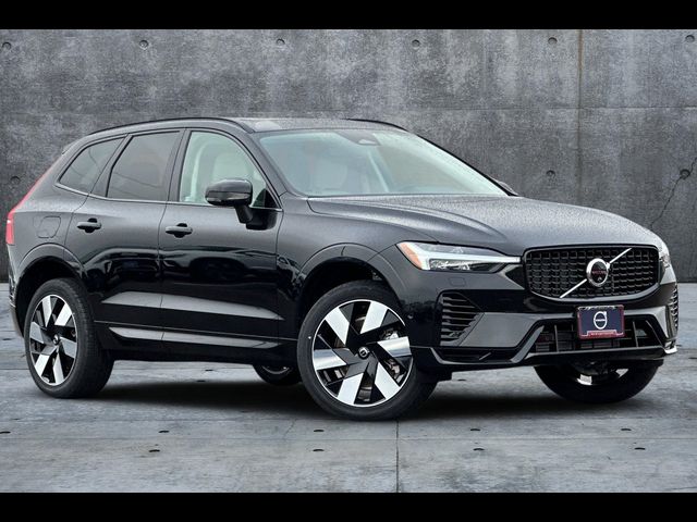 2025 Volvo XC60 Plug-In Hybrid Plus