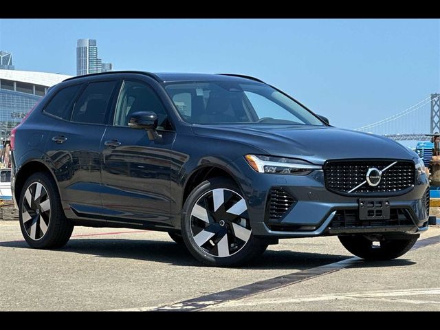 2025 Volvo XC60 Plug-In Hybrid Plus