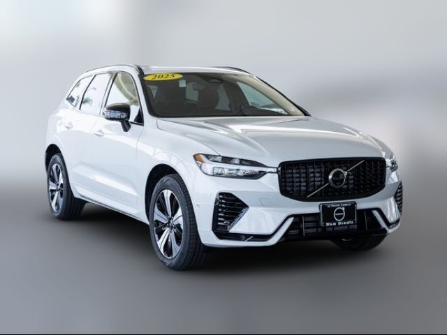 2025 Volvo XC60 Plug-In Hybrid Plus