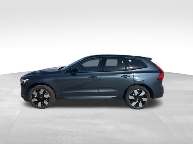 2025 Volvo XC60 Plug-In Hybrid Plus