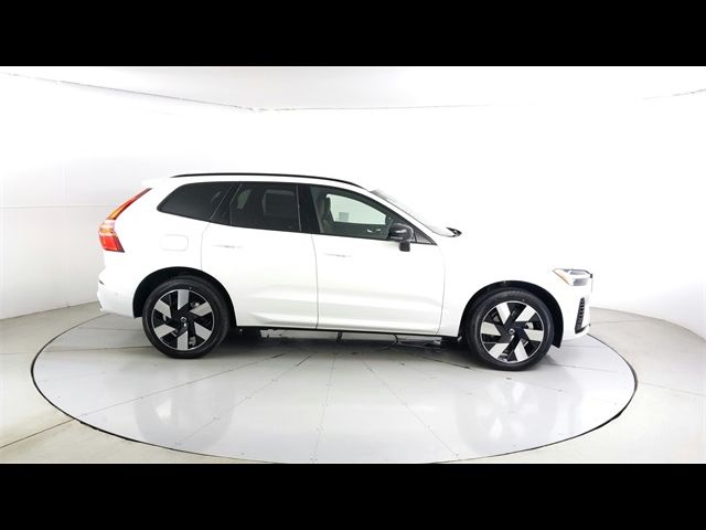 2025 Volvo XC60 Plug-In Hybrid Plus