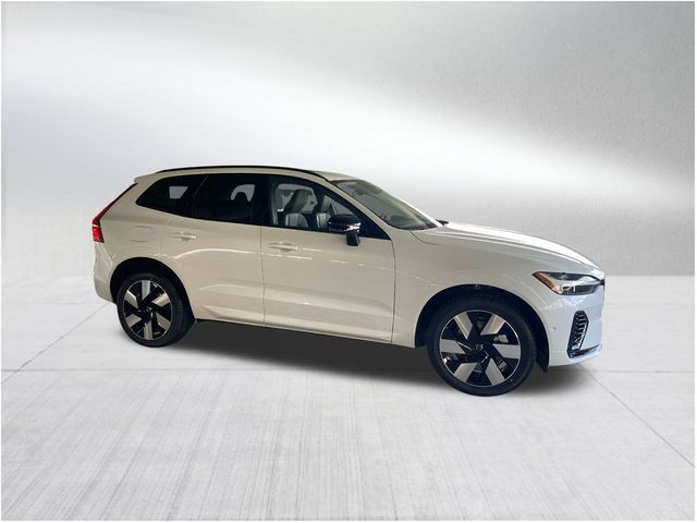 2025 Volvo XC60 Plug-In Hybrid Plus