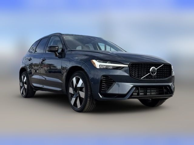 2025 Volvo XC60 Plug-In Hybrid Plus