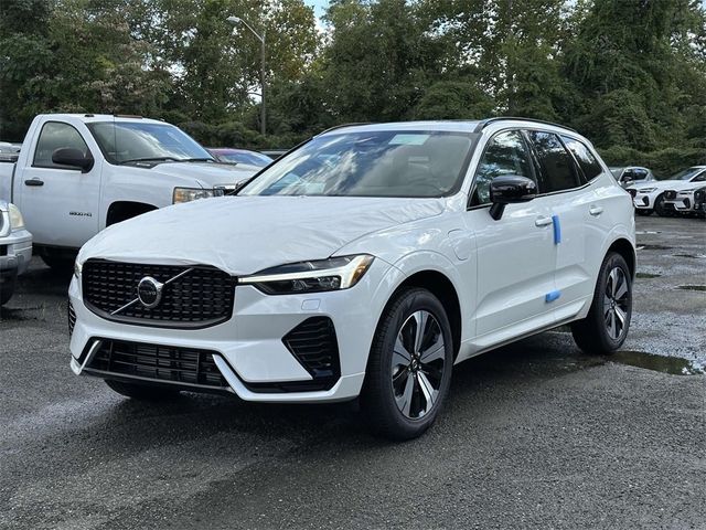 2025 Volvo XC60 Plug-In Hybrid Core