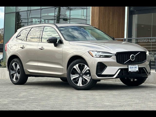 2025 Volvo XC60 Plug-In Hybrid Core