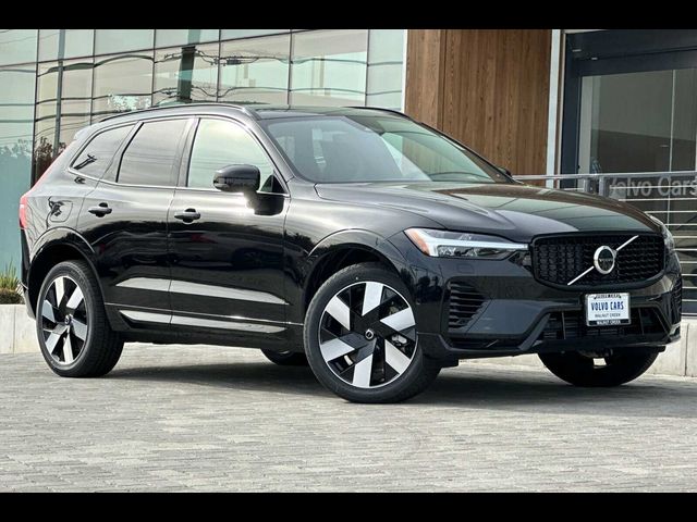 2025 Volvo XC60 Plug-In Hybrid Plus