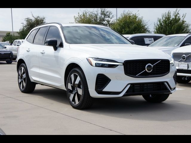 2025 Volvo XC60 Plug-In Hybrid Plus