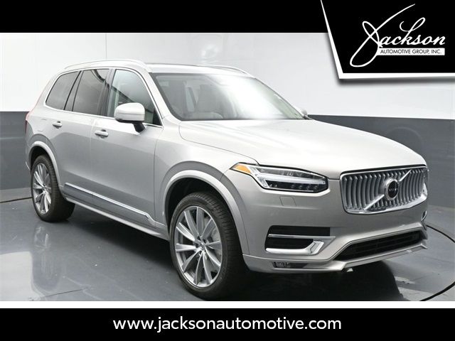 2025 Volvo XC90 Core