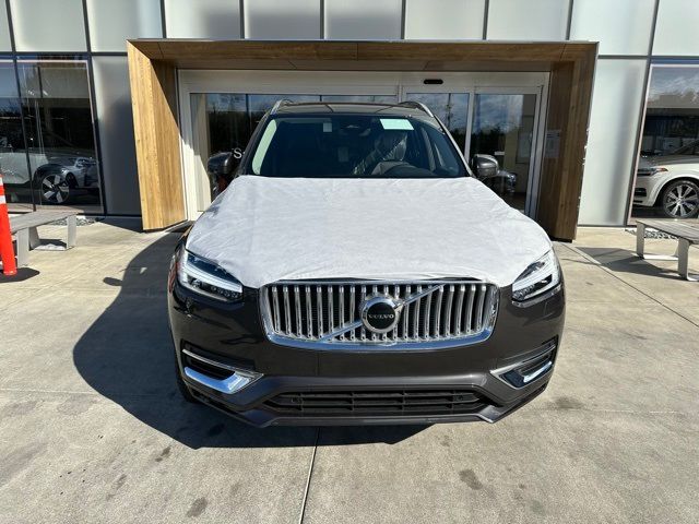 2025 Volvo XC90 Core