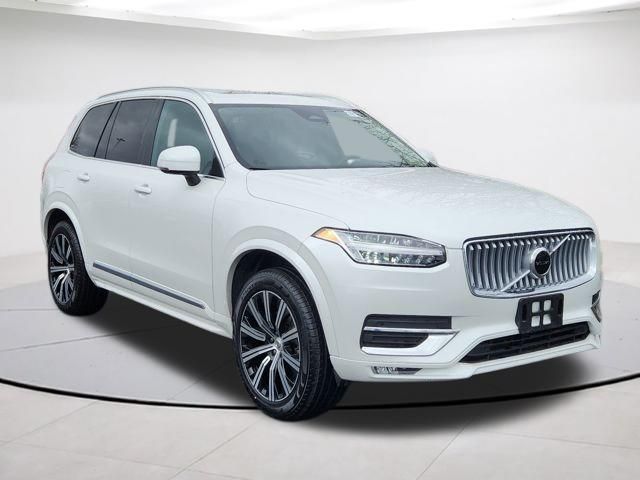 2025 Volvo XC90 Core
