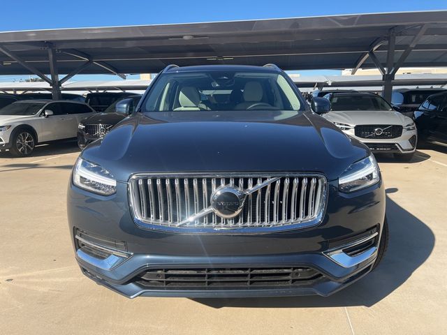 2025 Volvo XC90 Core