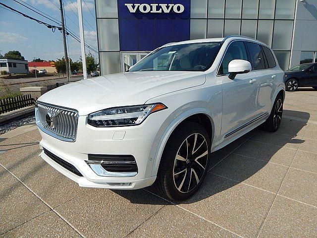 2025 Volvo XC90 Plus