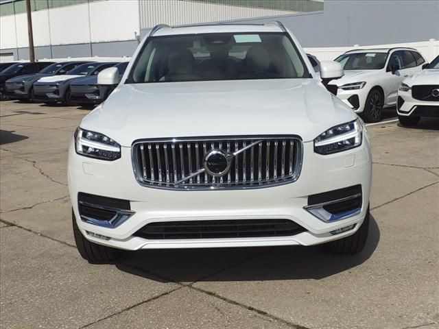 2025 Volvo XC90 Plus