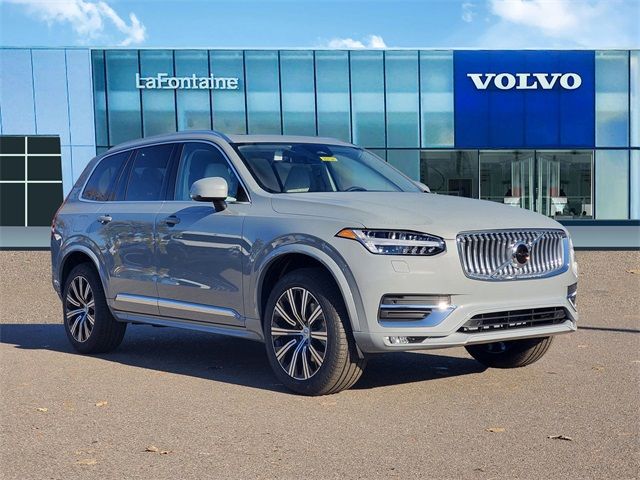 2025 Volvo XC90 Core