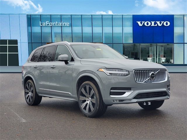 2025 Volvo XC90 Plus