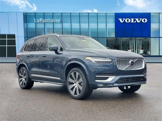 2025 Volvo XC90 Plus