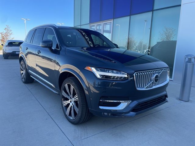 2025 Volvo XC90 Plus