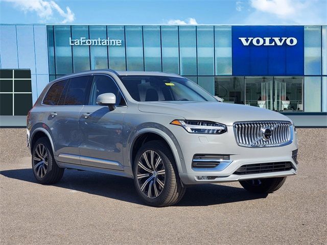 2025 Volvo XC90 Plus