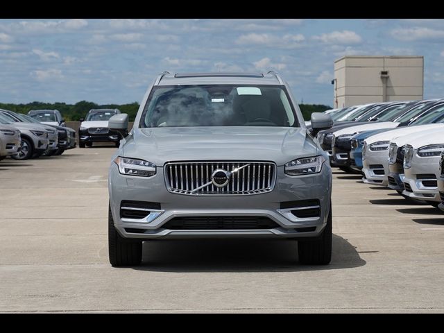 2025 Volvo XC90 Plug-In Hybrid Plus