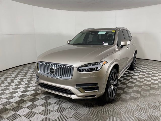 2025 Volvo XC90 Plug-In Hybrid Plus