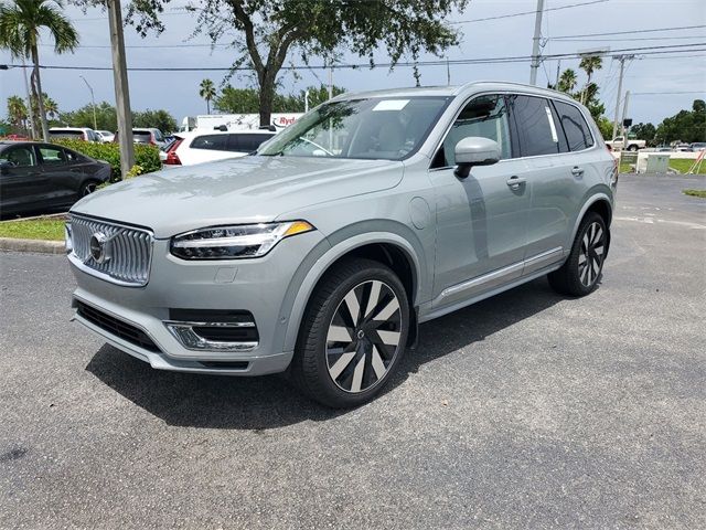 2025 Volvo XC90 Plug-In Hybrid Plus