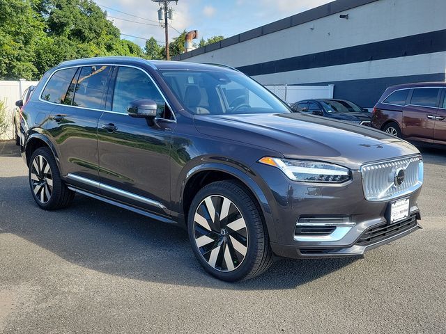 2025 Volvo XC90 Plug-In Hybrid Plus