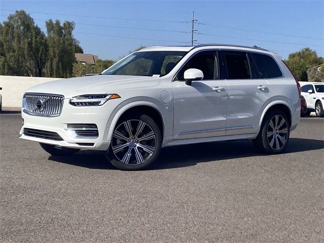 2025 Volvo XC90 Plug-In Hybrid Plus