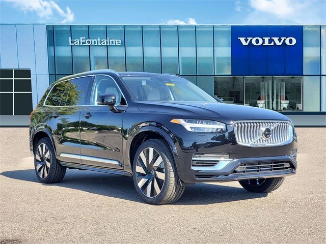 2025 Volvo XC90 Plug-In Hybrid Plus