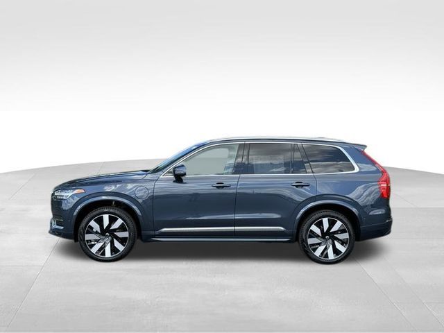 2025 Volvo XC90 Plug-In Hybrid Plus