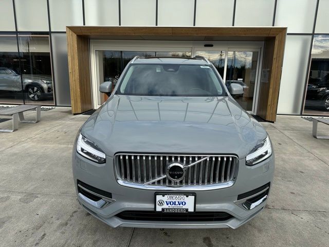 2025 Volvo XC90 Plug-In Hybrid Plus