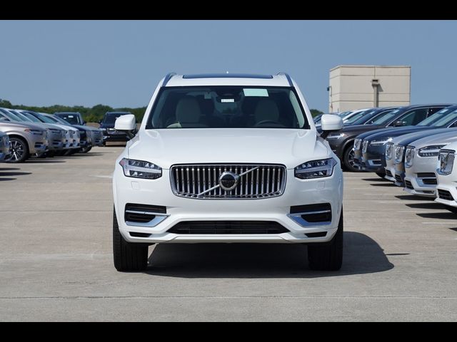 2025 Volvo XC90 Plug-In Hybrid Plus