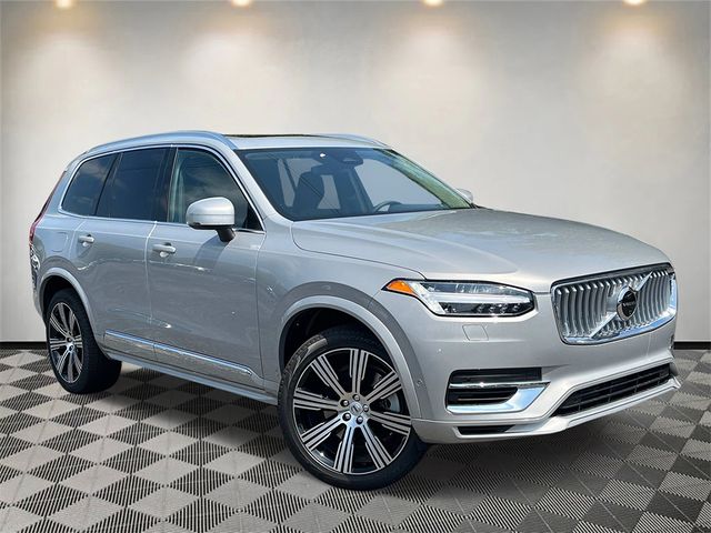 2025 Volvo XC90 Plug-In Hybrid Plus