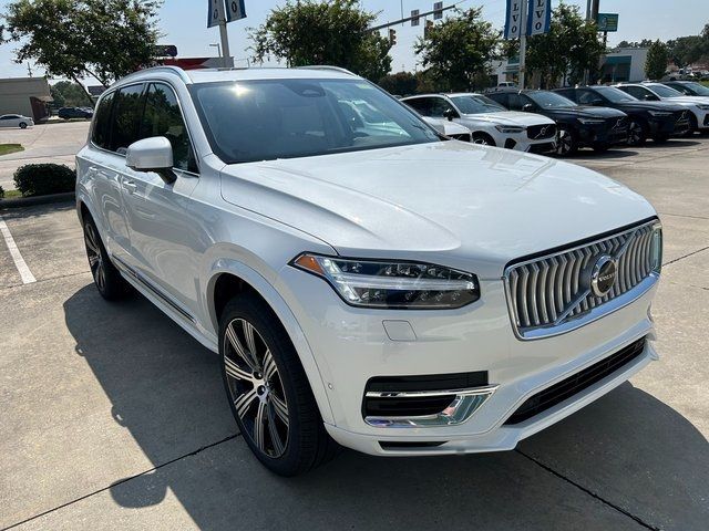 2025 Volvo XC90 Plug-In Hybrid Plus