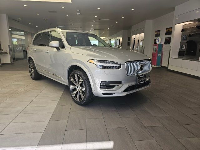 2025 Volvo XC90 Plug-In Hybrid Plus