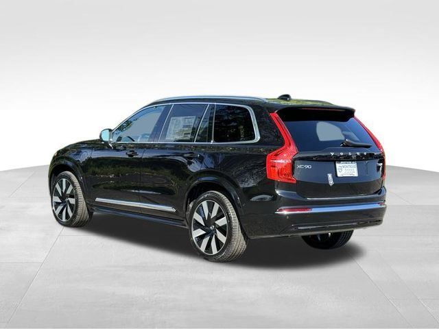 2025 Volvo XC90 Plug-In Hybrid Plus