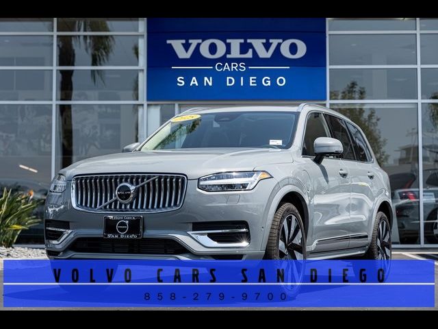 2025 Volvo XC90 Plug-In Hybrid Ultra Bright Theme