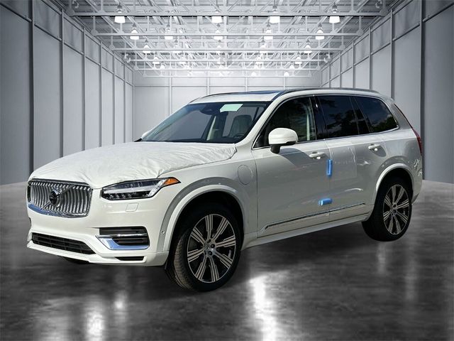 2025 Volvo XC90 Plug-In Hybrid Plus