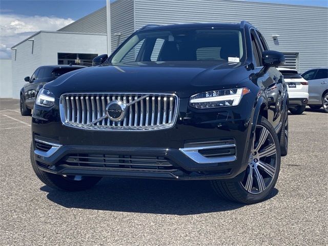 2025 Volvo XC90 Plug-In Hybrid Plus