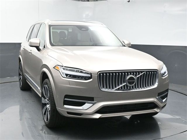 2025 Volvo XC90 Plug-In Hybrid Plus