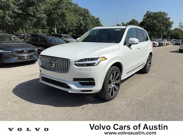 2025 Volvo XC90 Plug-In Hybrid Plus