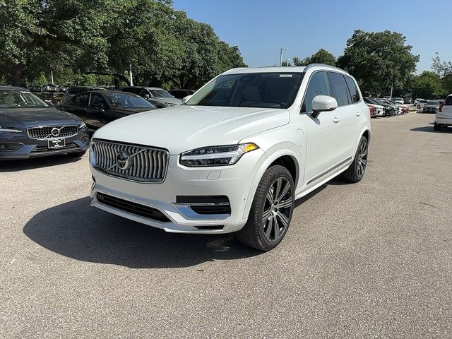 2025 Volvo XC90 Plug-In Hybrid Plus