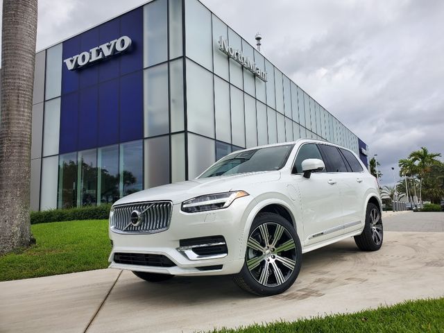 2025 Volvo XC90 Plug-In Hybrid Plus