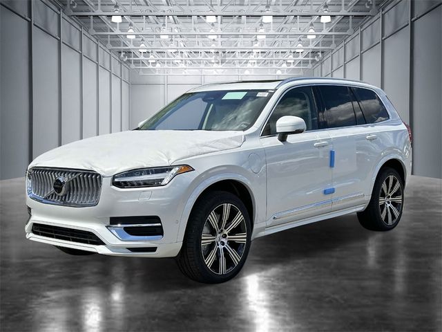 2025 Volvo XC90 Plug-In Hybrid Plus