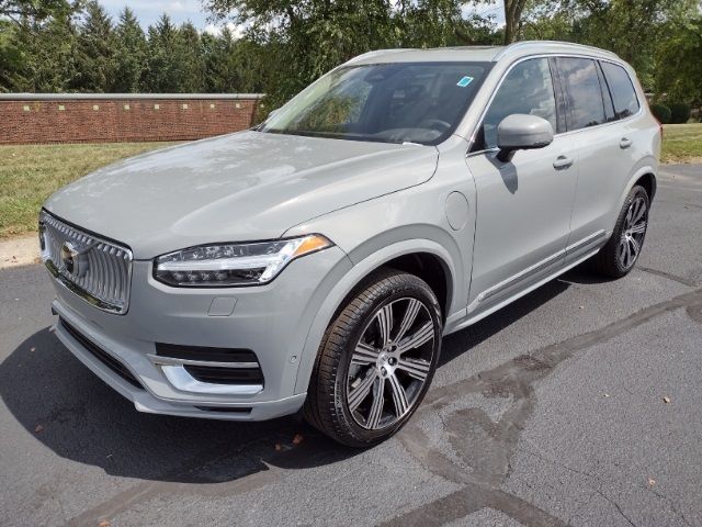 2025 Volvo XC90 Plug-In Hybrid Plus