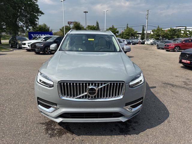 2025 Volvo XC90 Plug-In Hybrid Plus