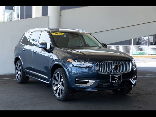 2025 Volvo XC90 Plug-In Hybrid Plus