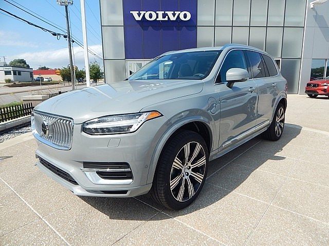 2025 Volvo XC90 Plug-In Hybrid Plus