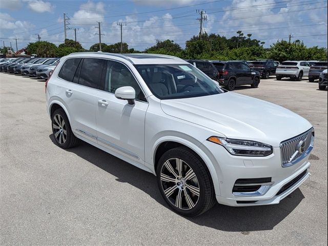 2025 Volvo XC90 Plug-In Hybrid Plus