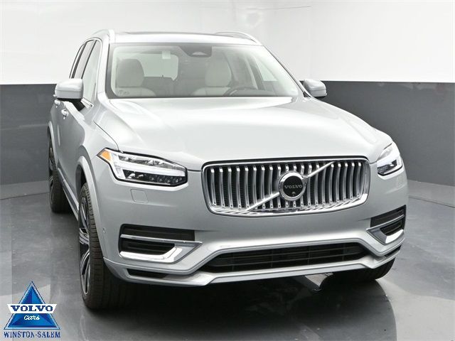 2025 Volvo XC90 Plug-In Hybrid Plus